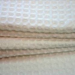   Törölköző  FEHÉR Darázsmintás 100% pamut  - 100x150 cm